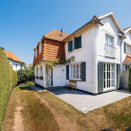 In Near Zeedijk, Cleaning Included